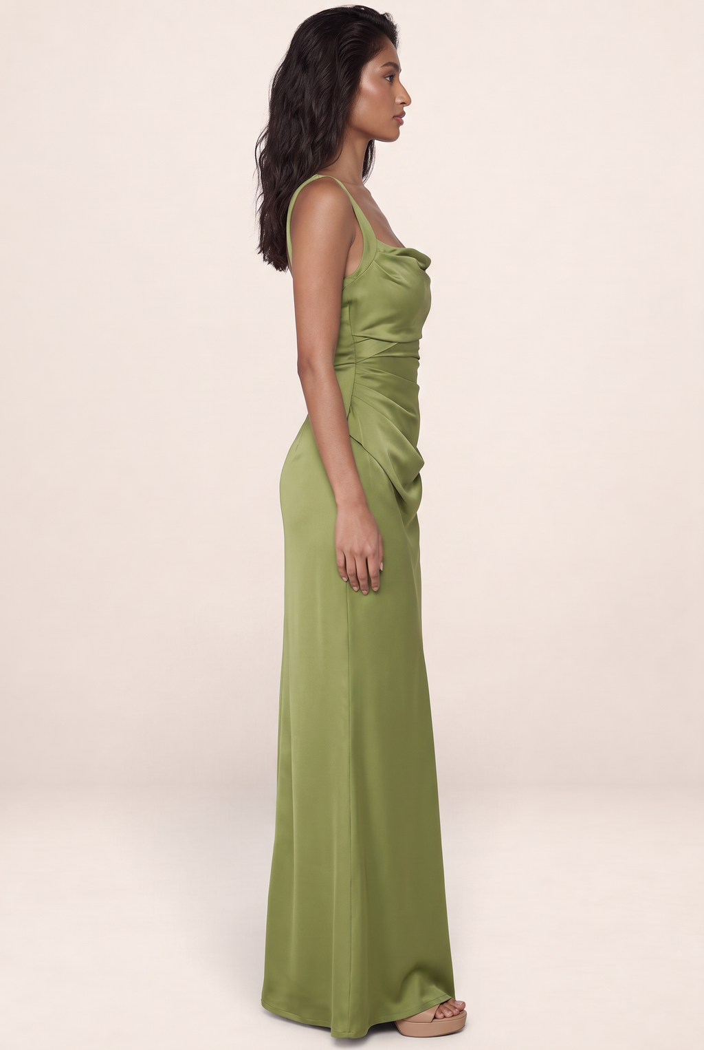 Robe Longue Satin Col Bénitier Femme Bianca